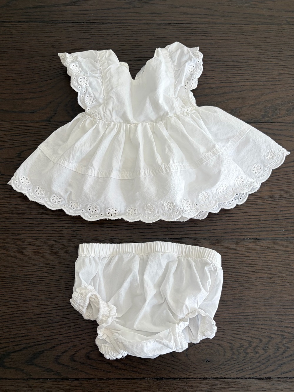 GAP White Eyelet Baby Dress & Bloomers Set (3-6M)